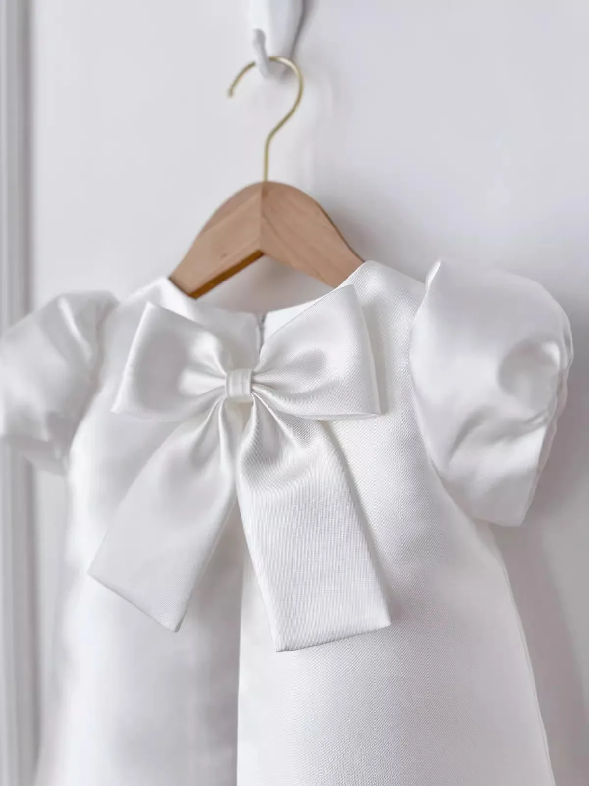 Children Cute White Princess Ball Gown Girls Cute Bow Puff Sleeve Design Birthday Baptism Wedding Dress g225 - view 5