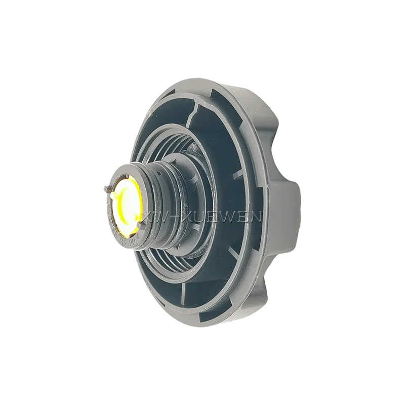 Coolant Expansion Tank Screw Cap 17117639020 For BMW E87 F20 E88 E82 F23 F22 F87 F34 E90 F30 E93 F31 E92 F36 F33 F32 F10 G30 F11
