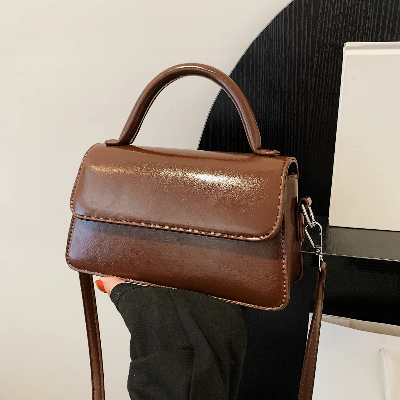 

Vintage Korean Shoulder Crossbody Bags for Women 2025 New in Small Pu Leather Tote Luxury Designer Female Purses Handbags Bolsas