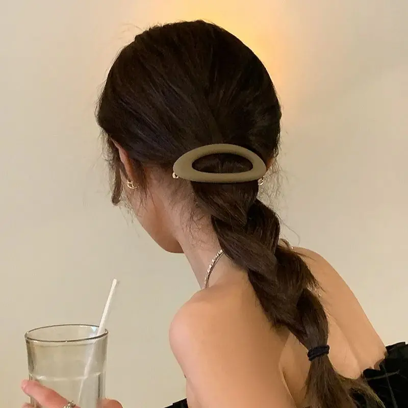 Large Oval Hair Claw For Women Simple Geometric Solid Color Hair Clip Girls Non-Slip Ponytail Holder Hair Accessories