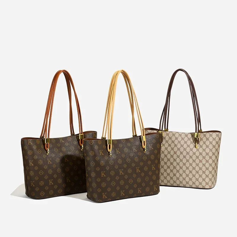 pochette-elegante-convertible-en-sac-bandouliere-pour-femmes-avec-une-influence-elegante-de-createurs-parisiens-incluant-un-sac-a-couches