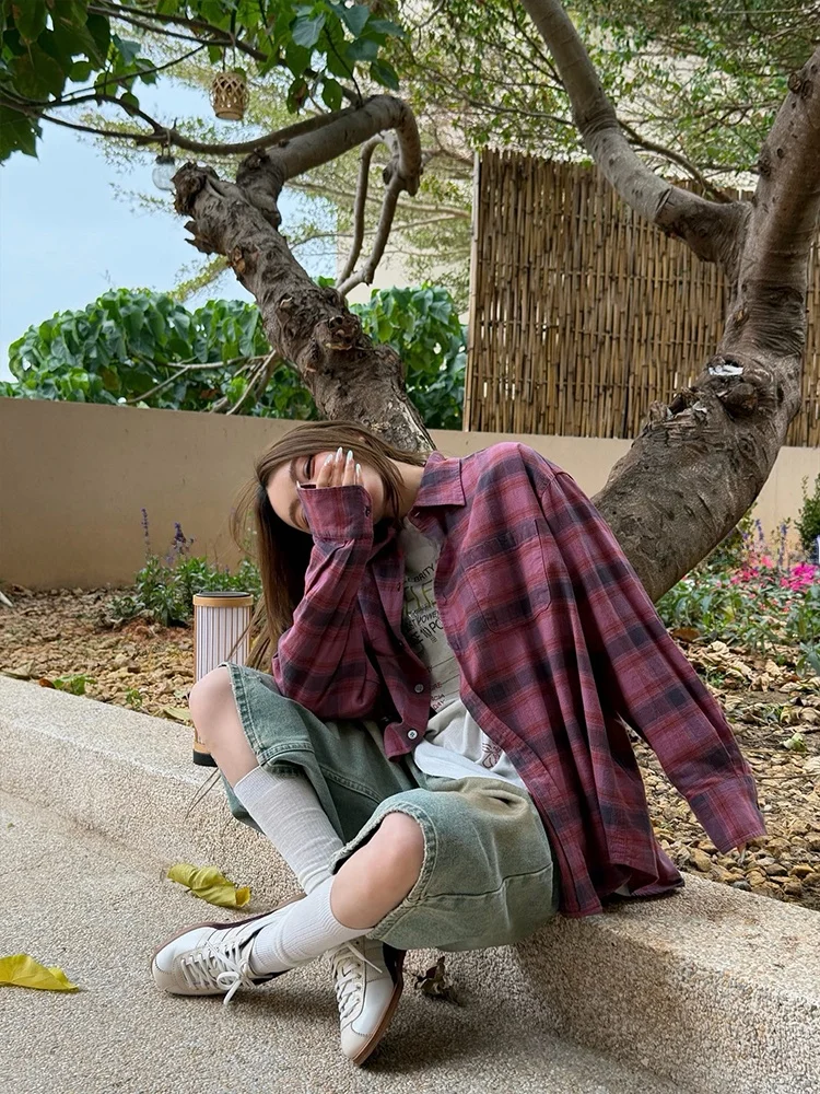 

Рубашка женская в клетку из хлопка в стиле ретро, весенне-летняя, свободного кроя, с длинным рукавом, стройнящая, в уличном стиле, модная повседневная рубашка