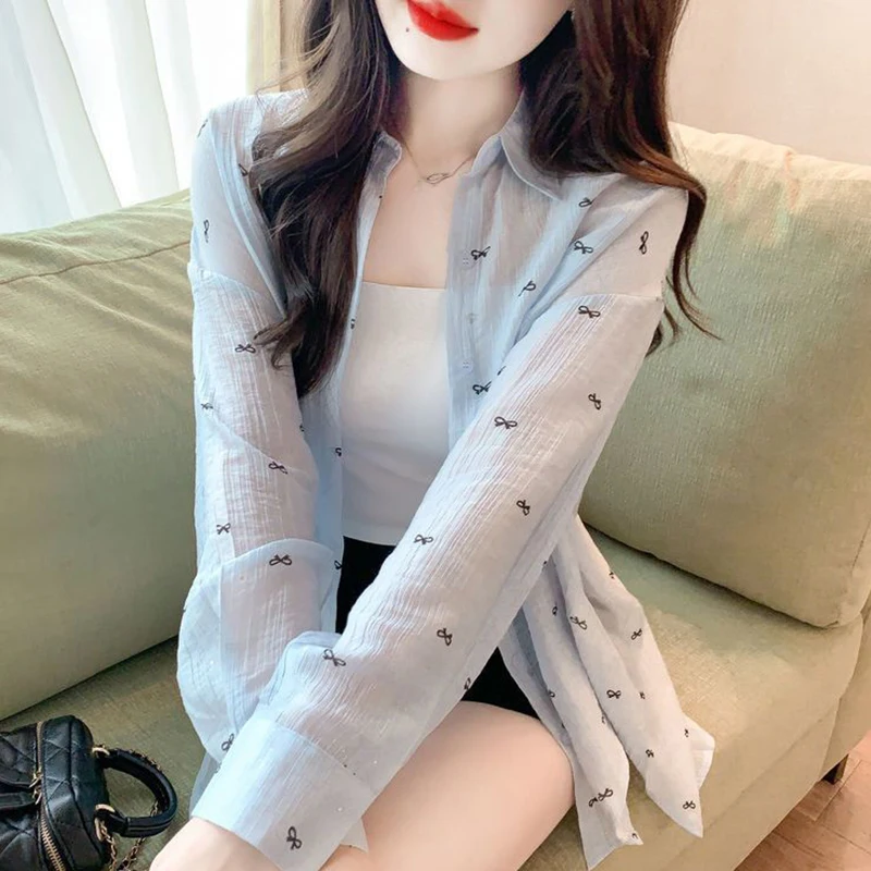 قميص كوري فضفاض مطبوع بأزرار على الموضة ملابس نسائية لربيع وصيف 2025 بلوزات غير رسمية جديدة تناسب كل مباراة بلوزة للتنقل