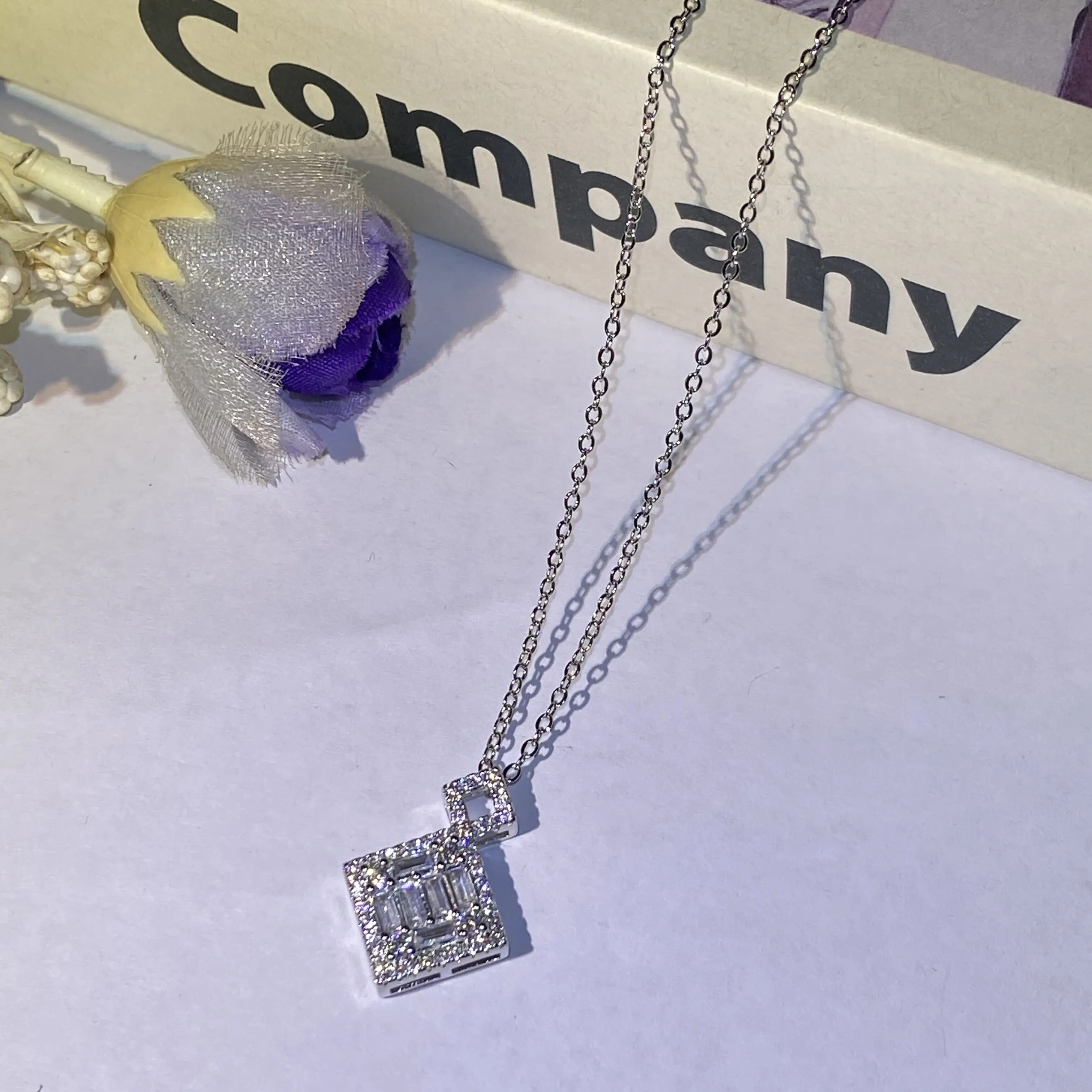 

2022 NEW Fashion Small Square Pendant Necklaces for Women Micro Inlay Zircon Choker Clavicle Chain Trendy Jewelry