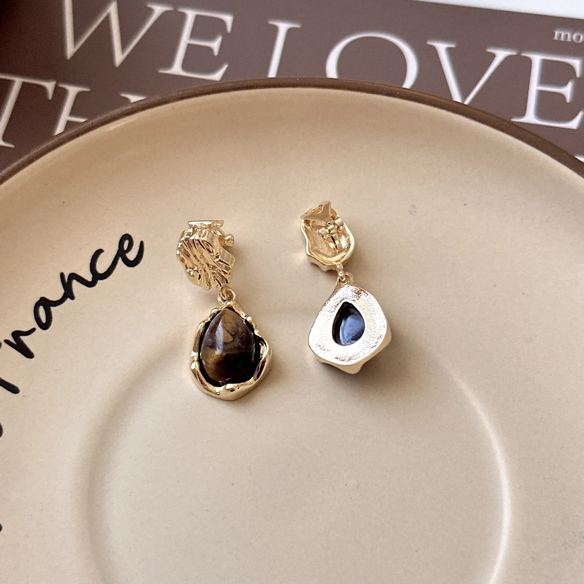 Luxury Autumn Winter Water Drop Earclips Female Resin Opal Maillard Brown Stone Clip on Earrings Non Pierced for Women Lady