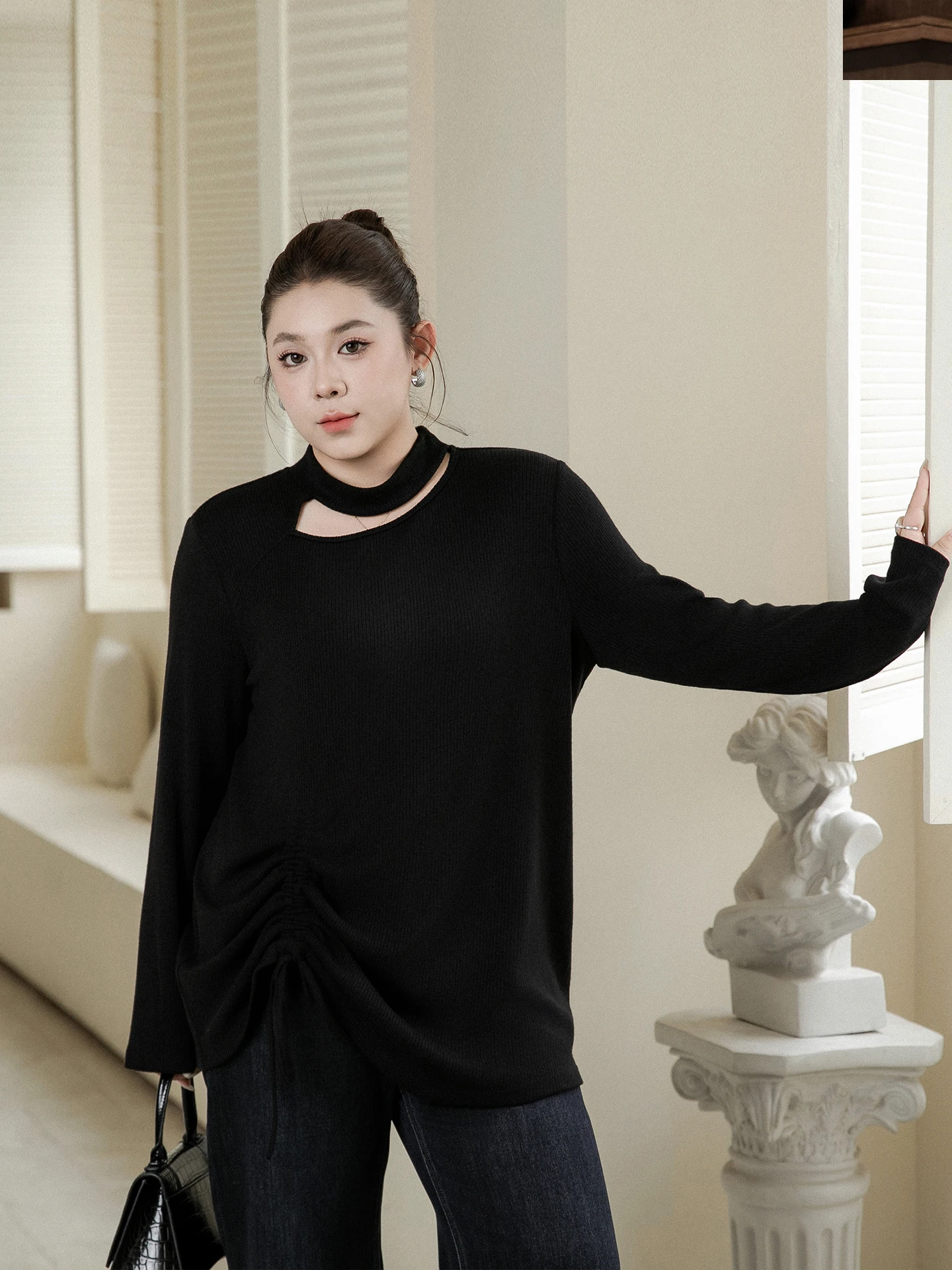 

Женская трикотажная одежда больших размеров: повседневный свободный крой, осенне-зимняя новинка, стройнящий полосатый дизайн, модный стиль