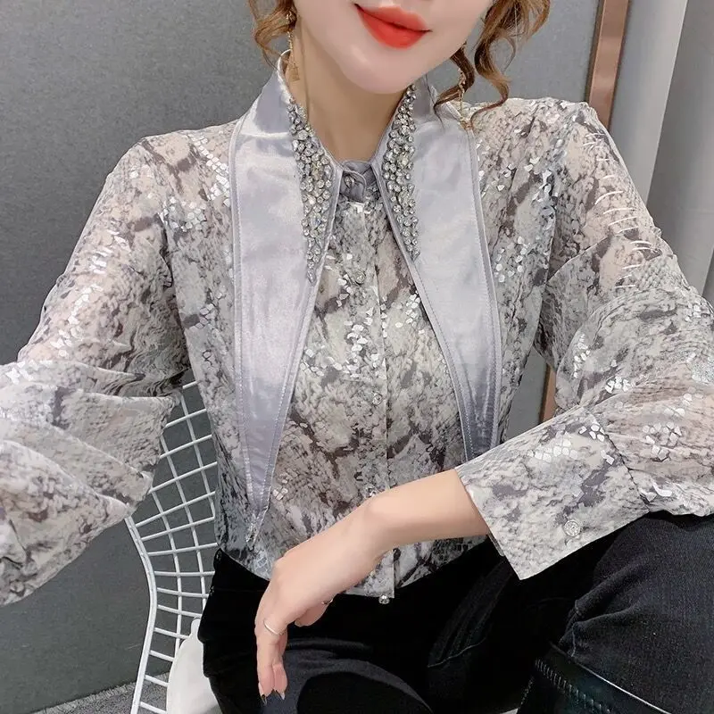 Fashion Printing Spliced Button Diamonds Shirts Women\'s Clothing 2023 Autumn Winter New Loose All-match Tops Office Lady Blouses