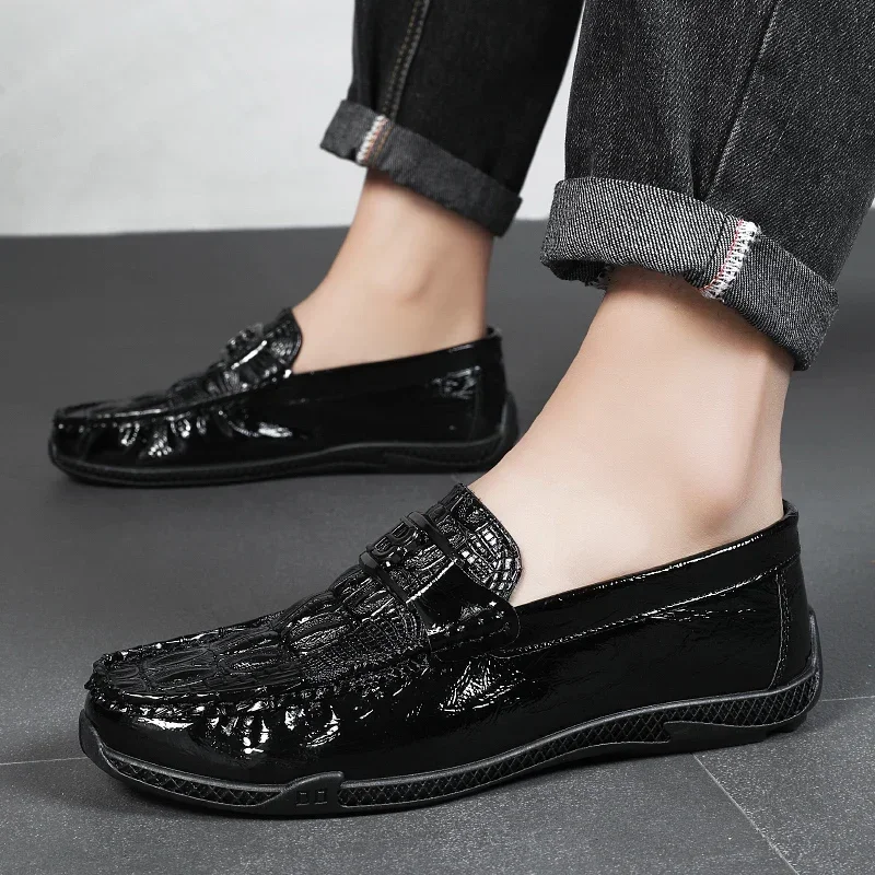 Luxury Brand New Genuine Leather Men Casual Shoes Mens Loafers Moccasins Breathable Slip on Black Driving Shoes Plus Size 39-44