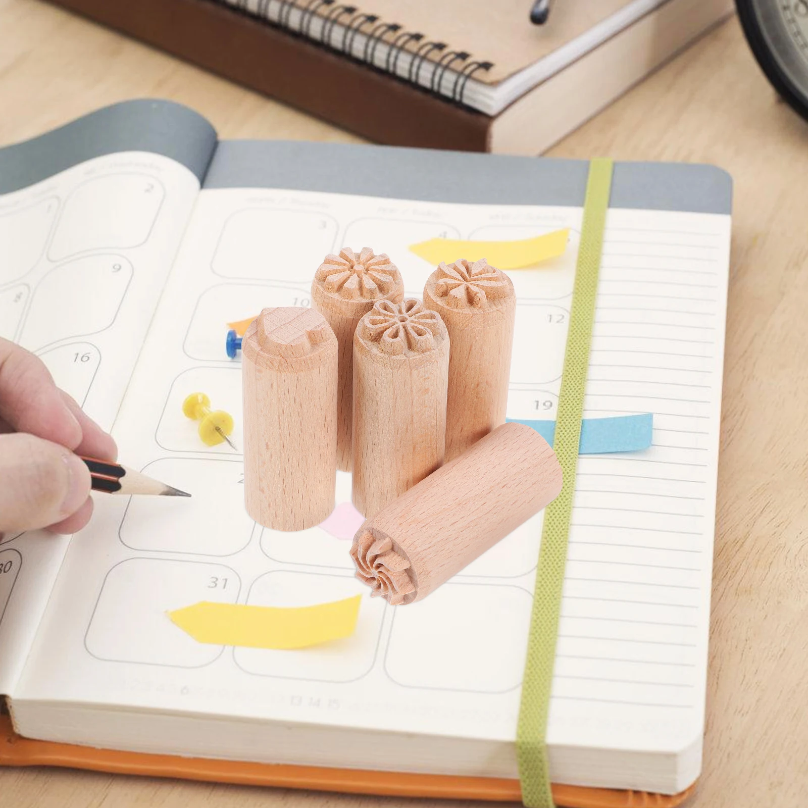 

5pcs 2cm Wooden Stamps Craft Accessories Small Pottery Clay Seal Hand Carved Natural Wood Tools Embossing DIY Projects