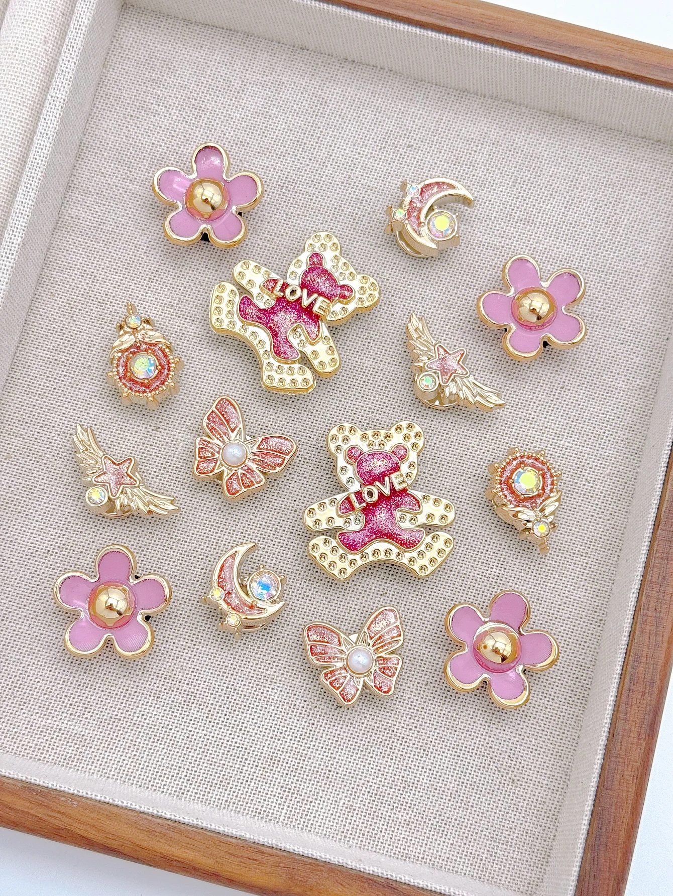 

14 золотых украшений для обуви в виде маленьких медвежат для самостоятельного изготовления повседневных аксессуаров — веселые и многофункциональные персонализированные украшения для обуви.