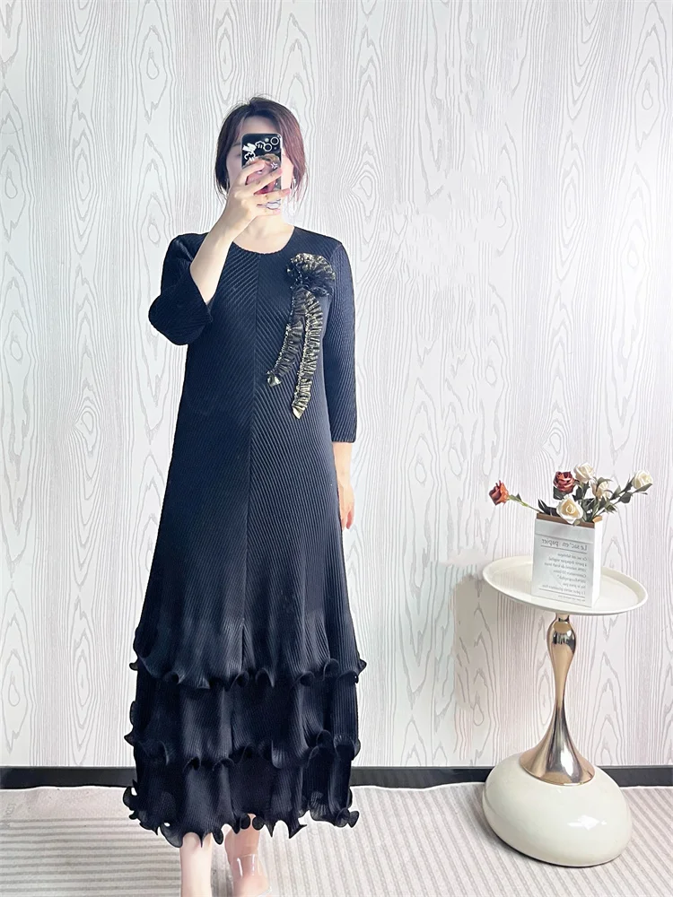 

Miyake Pleated Dress for Women 2025 New Solid Color Round Neck Mid-sleeved Fish Scale Pleated Wood Ear 3D Handmade Flower Dress