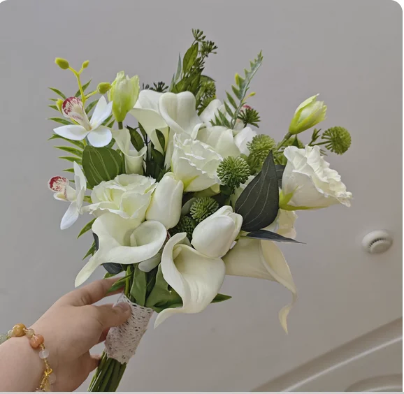 Bridal fan wedding simulation hand-held calla lilies small roses small fresh get married wedding ornaments.