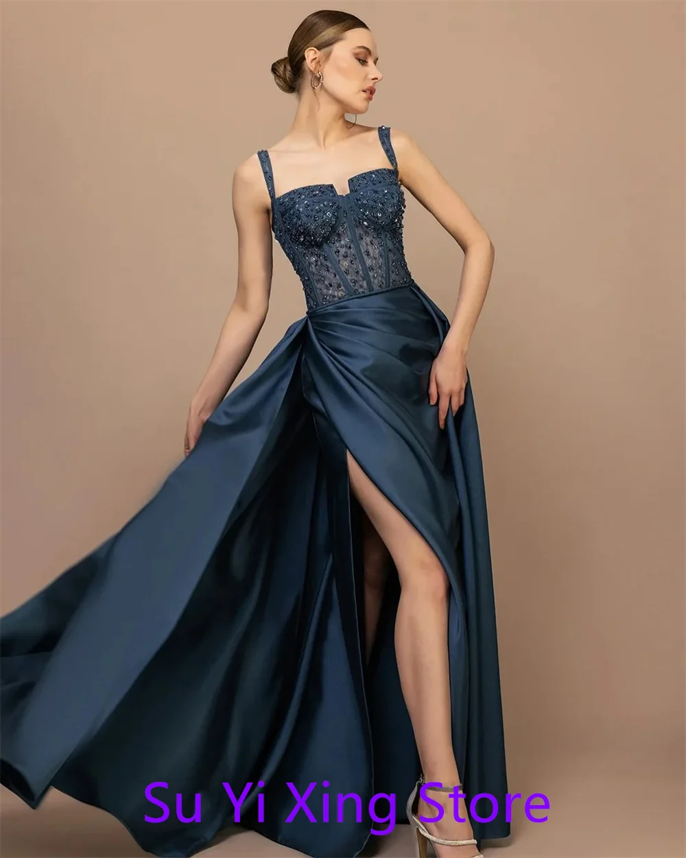 Vestidos de celebridades de satén puro exquisitos personalizados, vestido de fiesta de lujo sin tirantes con tirantes finos y abertura lateral de cristal con cordones en la espalda