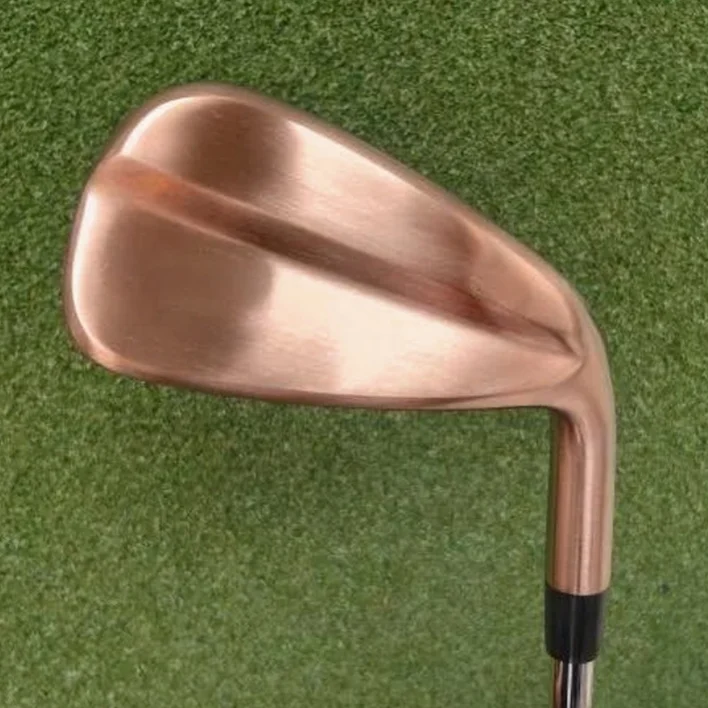 Mini mazze da golf in ferro forgiato per destrimani con logo personalizzato impostate lavorazione CNC testa in ferro fresato con impugnatura in gomma