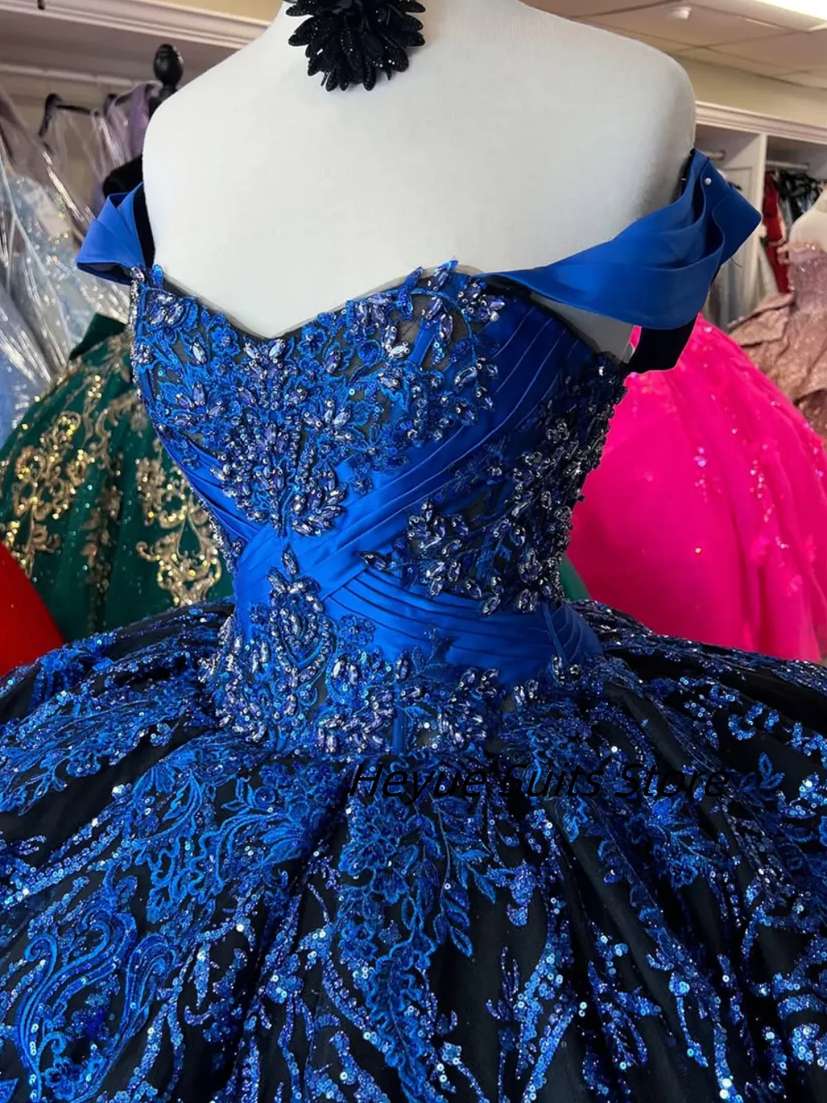 Robe De Quinceanera De luxe personnalisée, bleu Royal scintillant, épaules dénudées, paillettes appliquées, robes De princesse De bal