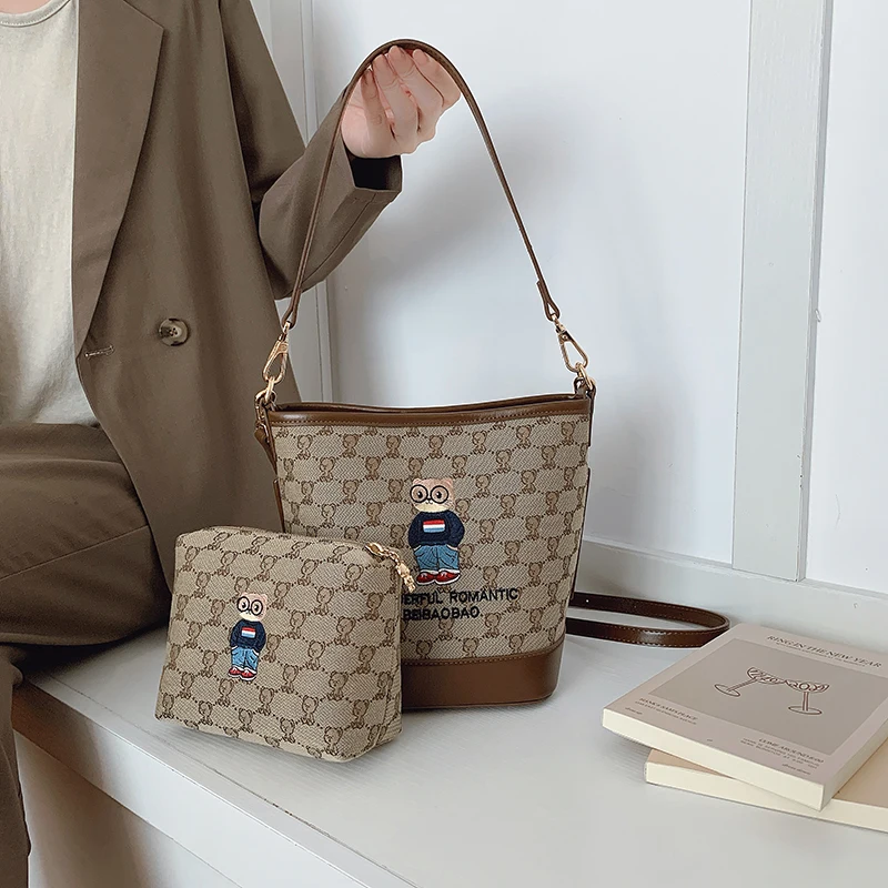 

Versatile Casual Bucket Bag for Women Fashionable Single Shoulder Crossbody Underarm Bag Trendy Mother Bag