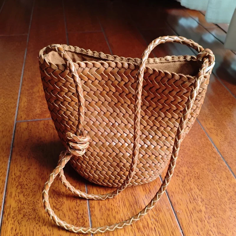 

Hand Woven Small Bucket Bags For Women Luxury Designer Handbag And Purses 2025 New In PU Cross Weaving Vintage Underarm Shoulder