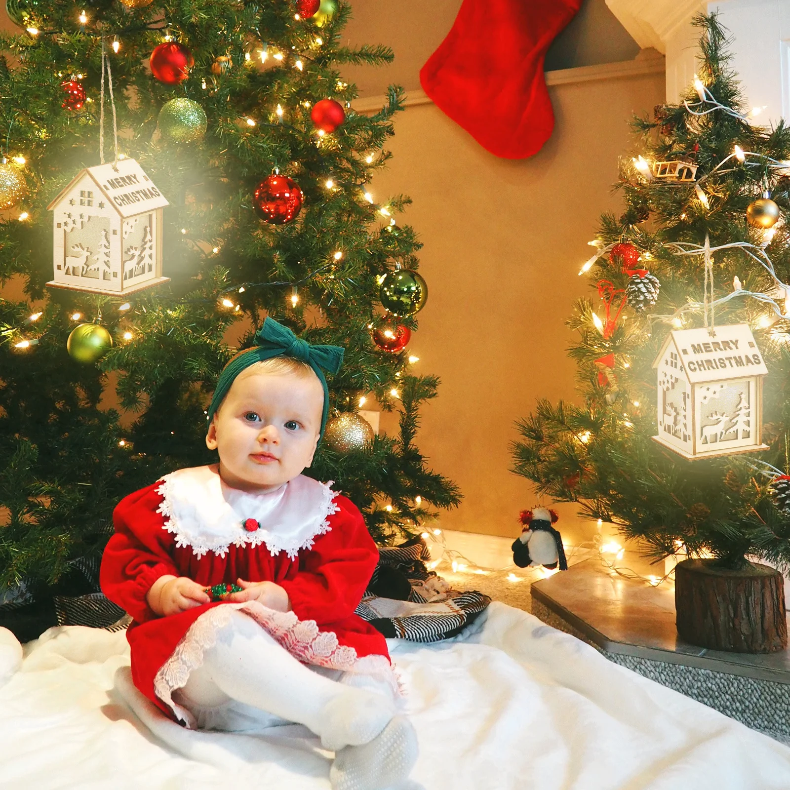 

Luminous Christmas Wooden House Hanging Assembled Mini Pendant Glowing Chalet Ornament Kids Craft Hand-Eye Coordination Gift