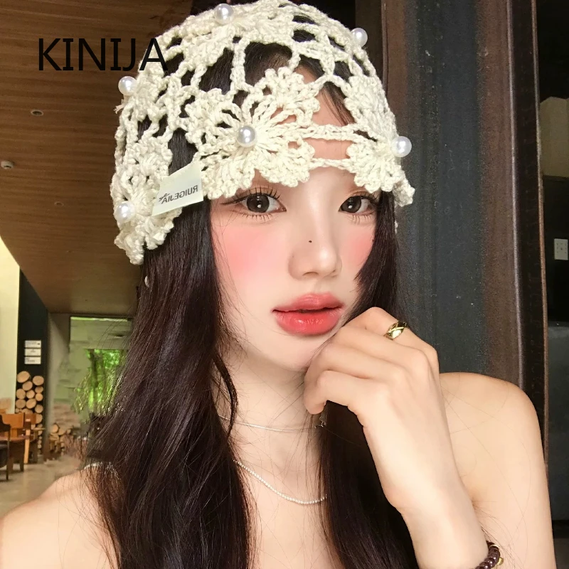 Koreanische handgehäkelte Blumen-Perlen-Cut-Out-Pullover-Mütze für Damen – dünne, atmungsaktive Strickmütze für den Sommer, Baskenmütze