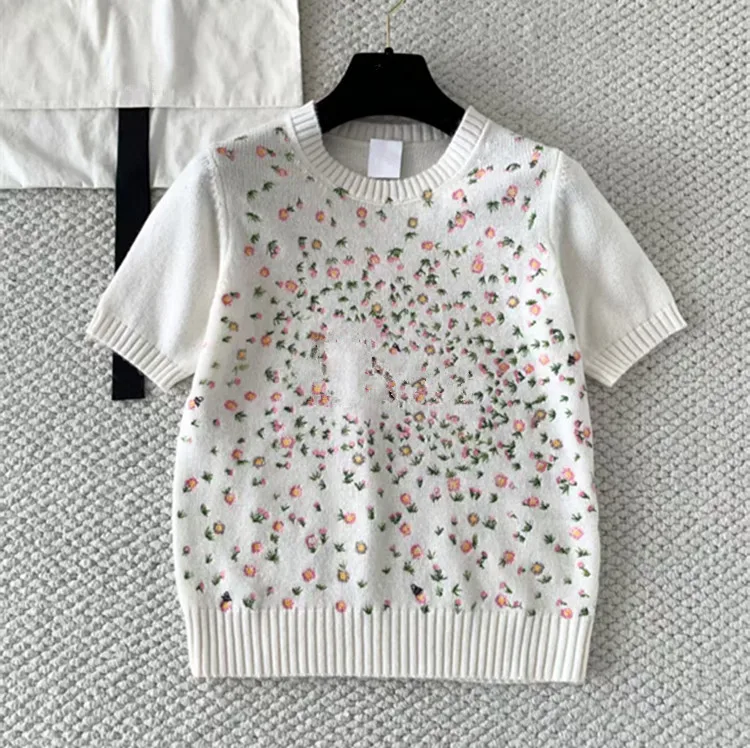 

Customization European women's clothing - new summer styles for 2026 Short-sleeved round-neck floral knitwear Sweater