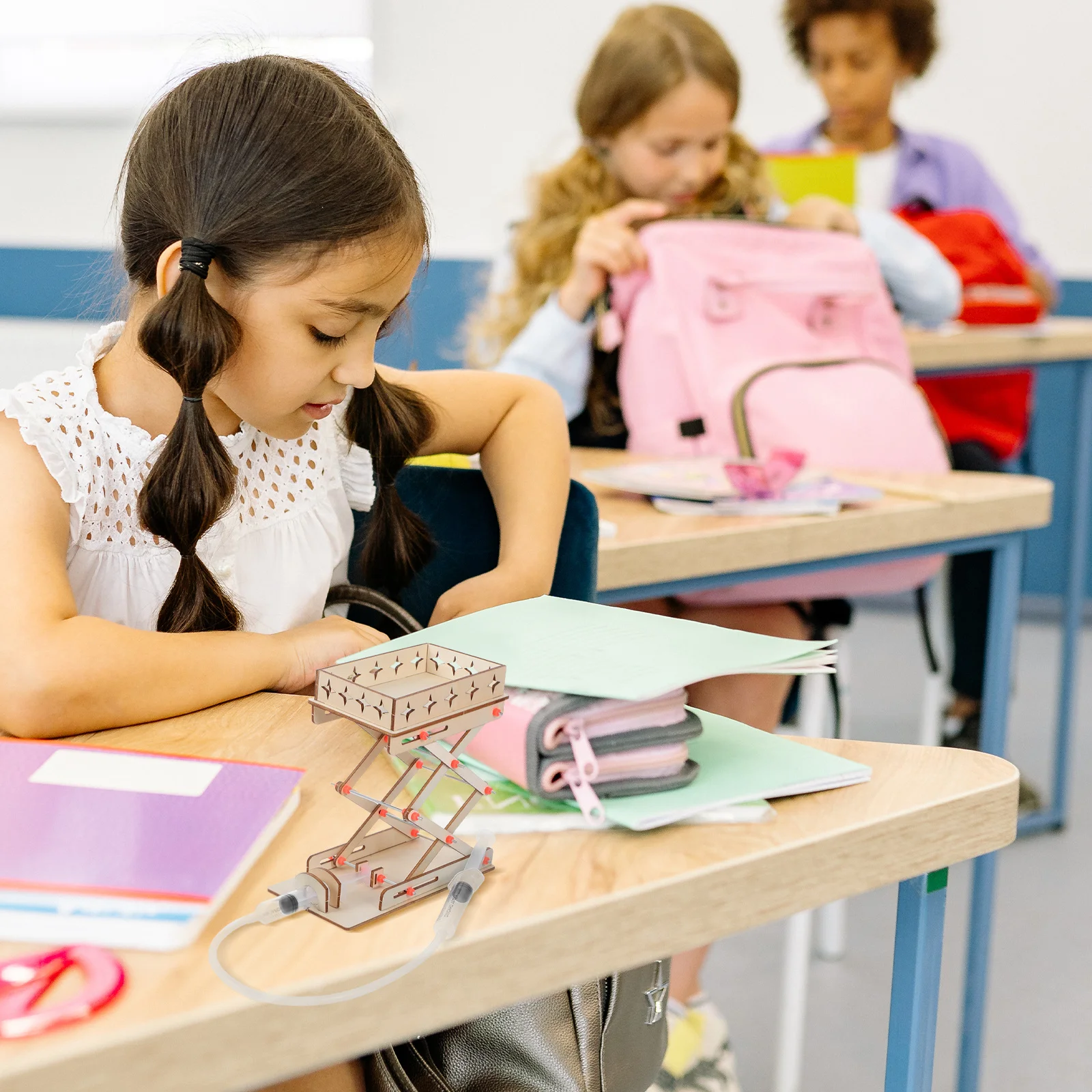 1Set Kit di esperimenti scientifici per macchina da laboratorio in legno con piattaforma di sollevamento idraulico fai-da-te per bambini Apprendimento pratico dell'attività dello stelo