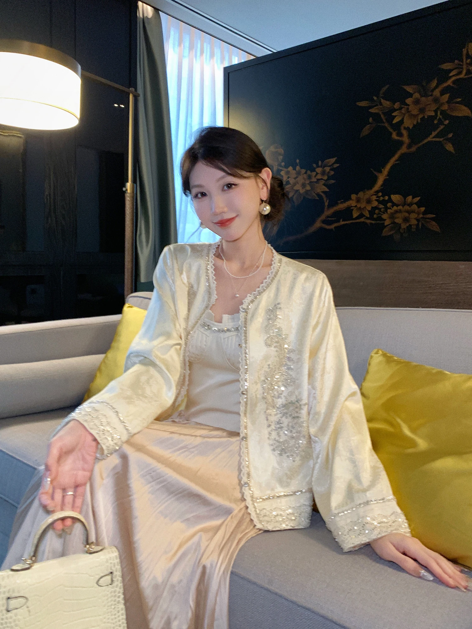 

Gogogo Home Spring 2026 Chinese Sle Embroidered Jaet Women's Ele Top Set Heavy Work Bead Coat Commute Sle Loose Fit