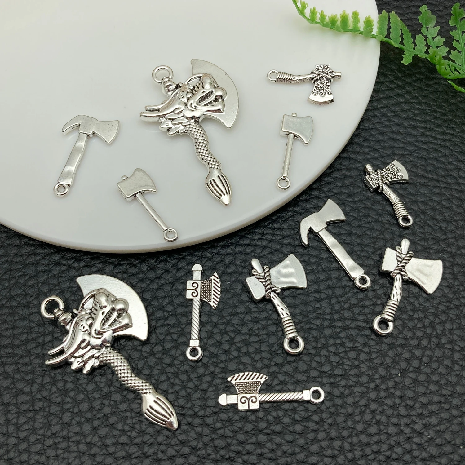 12 قطعة/المجموعة جديد النمط الصيني الرجعية التنين رئيس الفأس قلادة-فاسق الهيب هوب يلقي معركة الفأس DIY بها بنفسك اليدوية مجوهرات اكسسوارات