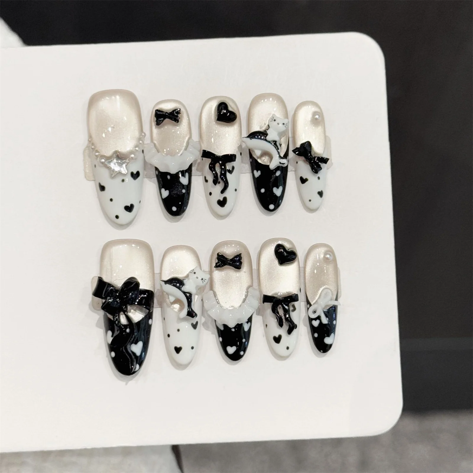 

10pcs Cute Cartoon Cat Press On Nails Black White French Style Heart Polka Dot Handmade False Nails Long Almond Charm Fake Nail