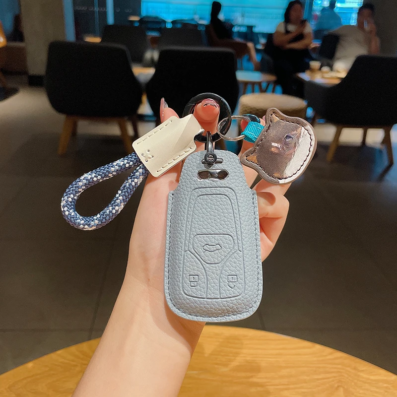 

Simple Style Leather Car Remote Key Case Cover for Audi A6L A4L A3L Q4etron A7 A8 Multiple Styles To Choose From