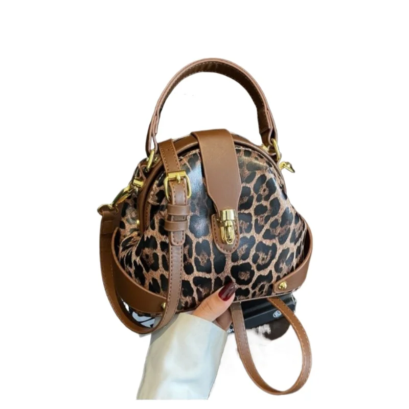 High Quality Bag Women's New Fashion Versatile Niche Shell Bag Shoulder Oblique Span High Appearance Level  Internet Celebrity