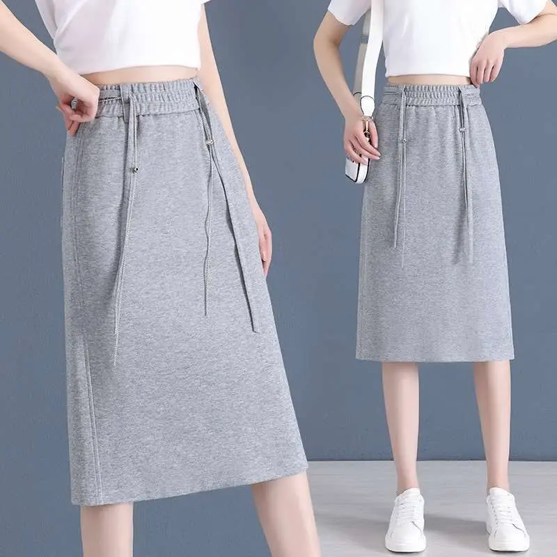 

Повседневная женская юбка-трапеция средней длины с вышивкой, новая коллекция весна-лето, для офиса, из ПВХ-ткани, с рукавами «летучая мышь»