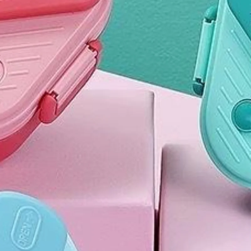 Kids.Outdoor Utensils - กล่องอาหารกลางวันเด็กน่ารักลายการ์ตูน 3 ช่อง ฝาปิดกันรั่ว พร้อมชุดช้อนส้อม ปลอดภัยสำหรับอาหาร