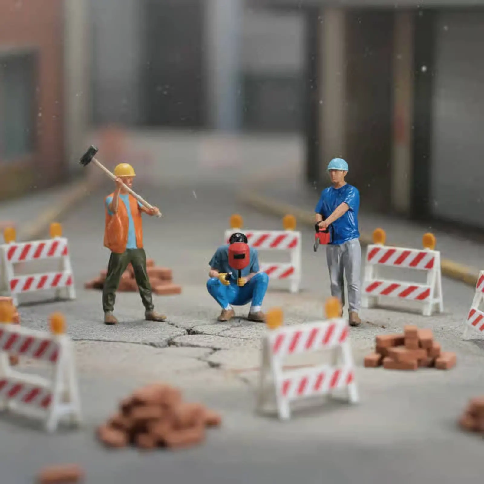 1:32 Scale Construction Worker Realistic Intricate Tiny Construction Worker Model Close-up Photography Scene Doll for Hobbyists