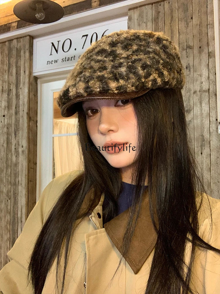 

Vintage leopard print plush forward autumn and winter hat big head circumference show face little spice beret