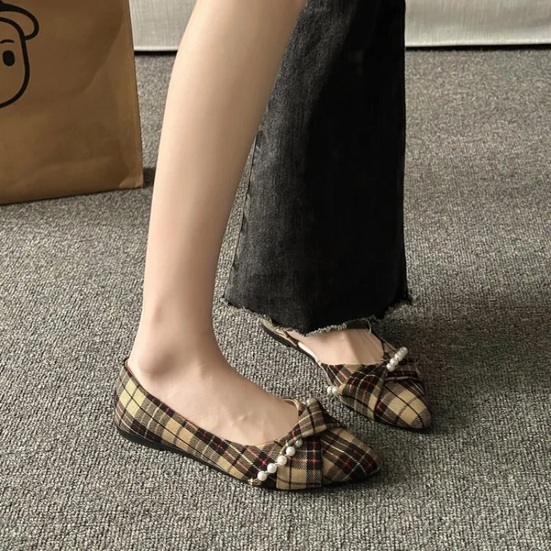 Retro Red Plaid Fashion Women Shoes 2024 Sprig New Pointed Toe Women\'s Flats Shoes Light and Comfortable Ladies Single Shoes