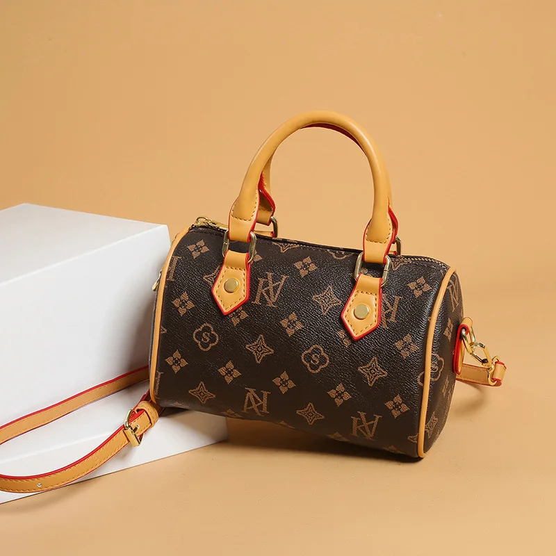 

Новая сумка-подушка Boston с принтом для женщин 2026 года, минималистичная, легкая, роскошная, модная, универсальная, на плечо, через плечо и с верхней ручкой