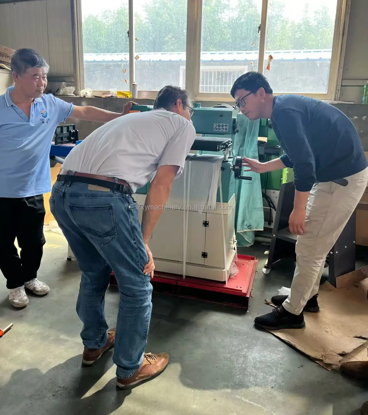 

2026 Легкий 18-дюймовый 220 В/380 В/400 В Мощность двигателя Шлифовальный станок по дереву Полировальный станок Ленточная шлифовальная машина Шкаф Деревообрабатывающий барабанный шлифовальный станок