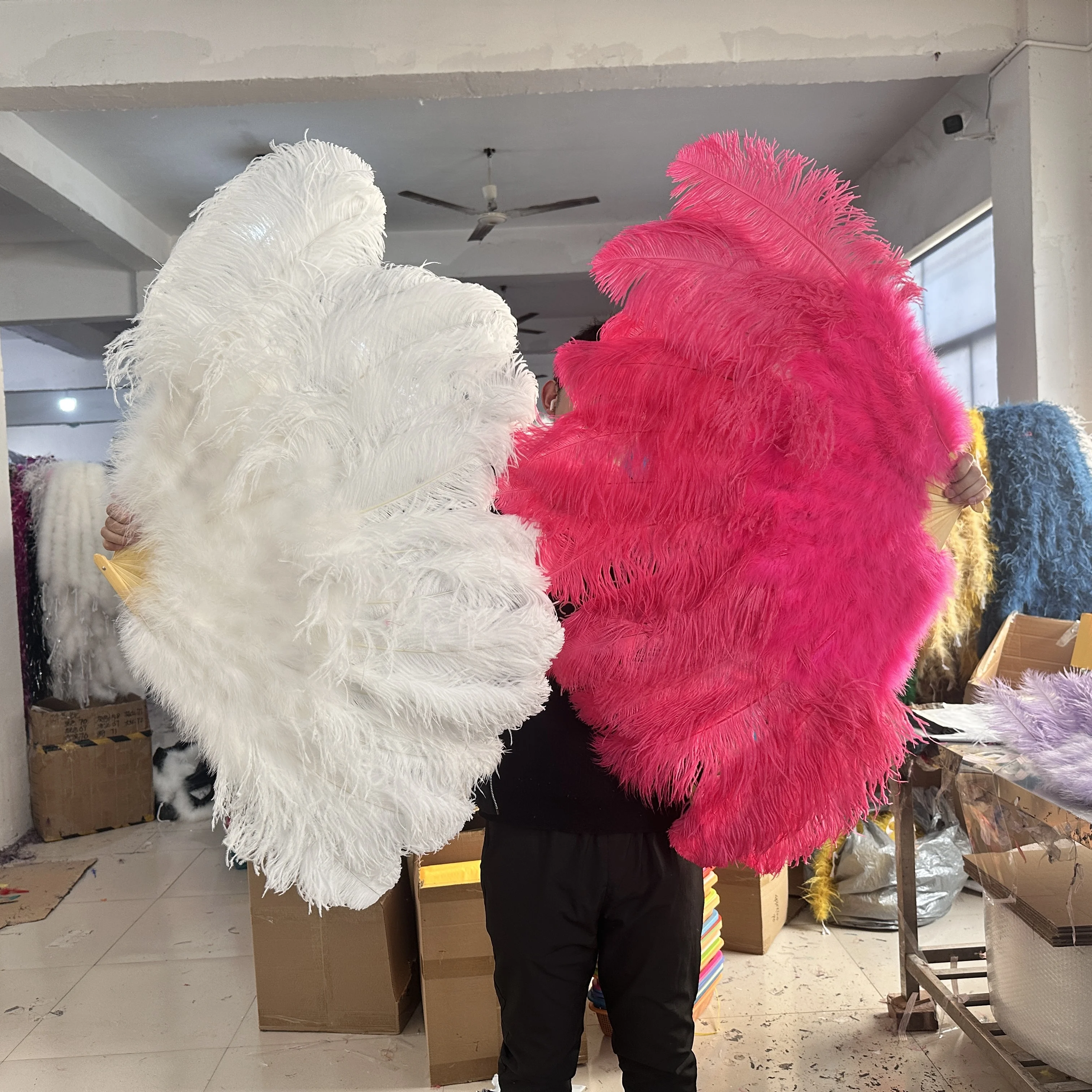 13Bone Natural Purple Ostrich Feather Fan for Dance Show Halloween Party Wedding Stage Props Handheld Fluffy Ostrich Plumes Fan