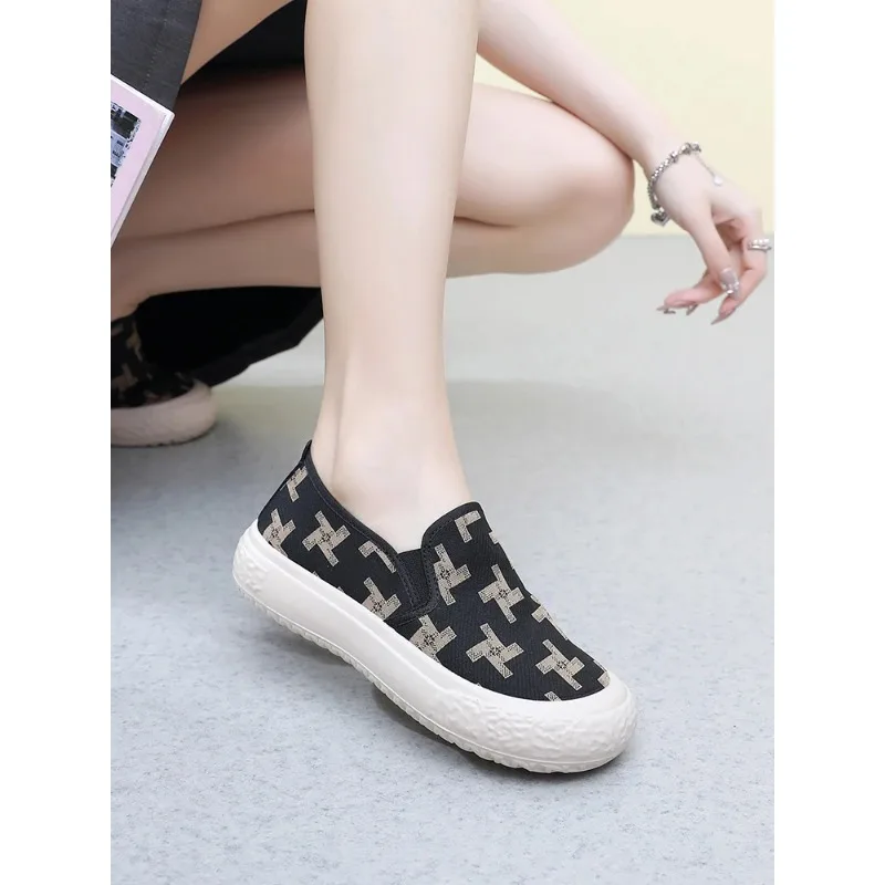 

Women's Soft Sole Non-slip Wear-resistant Breathable Casual Shoes Fashion Women's Shoes New Canvas Summer