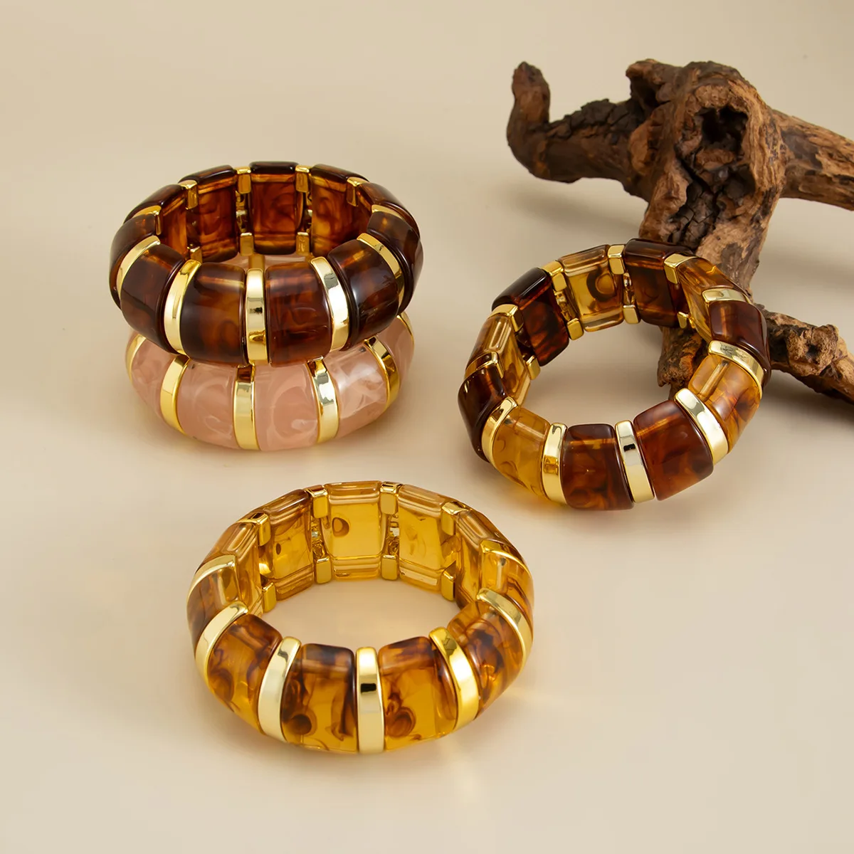 Salircon Vintage Women's Amber Acrylic Elastic Geometric Bracelets Trendy Stretchy Resin Cuff Bangles Couple Jewelry Accessory
