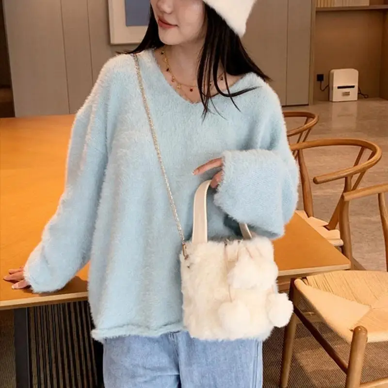 

2023 NEW Bucket Bags with Plush Ball Pendant Fashion Tote Chain Bag Crossbody Bag Versatile Shoulder Bag for Women Girl 20CA