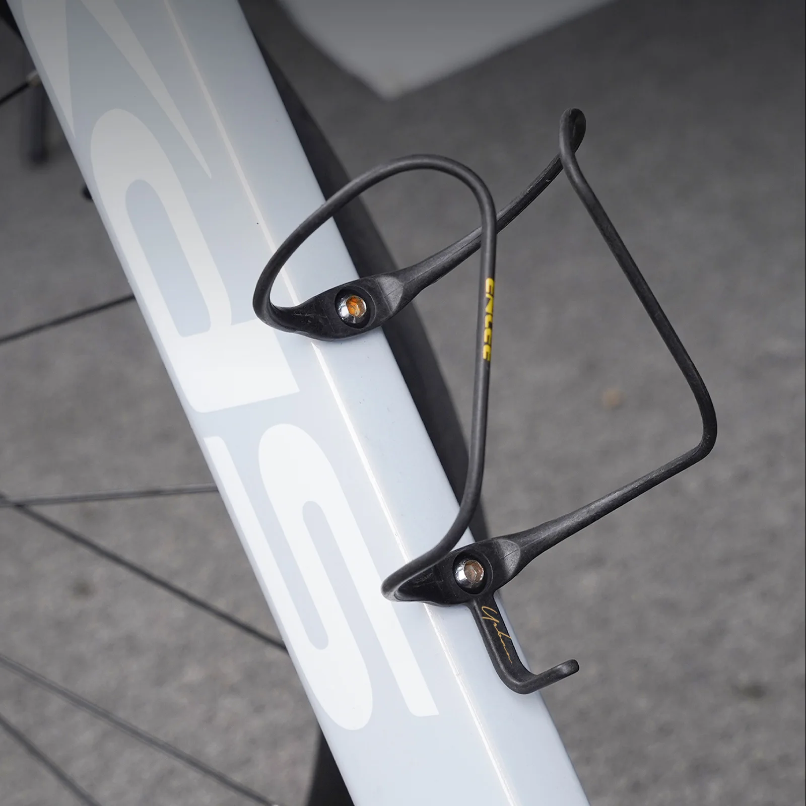 9g Ultraleichter Fahrrad-Flaschenhalter aus Carbonfaser, Hochwertiger Carbon-Composite-Flaschenhalter für MTB und Rennrad-Ausrüstung