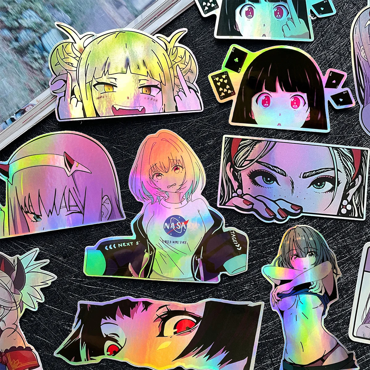 32 قطعة JDM أنيمي فتاة الليزر قوس قزح دراجة نارية ملصقات موتو دراجة سكوتر زجاج سيارة الجسم خوذة الفينيل اكسسوارات الشارات