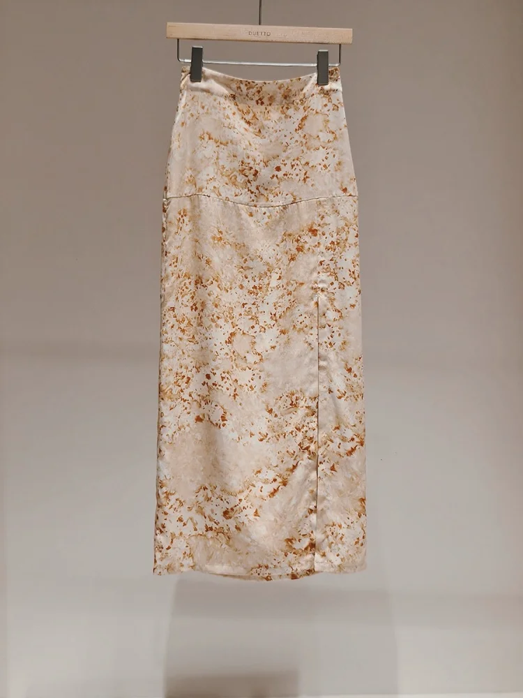 

Длинная юбка-миди из шелкового атласа с принтом, приталенная, прямая, с разрезом, с завышенной талией, А-силуэт, с цветочным узором, летняя коллекция