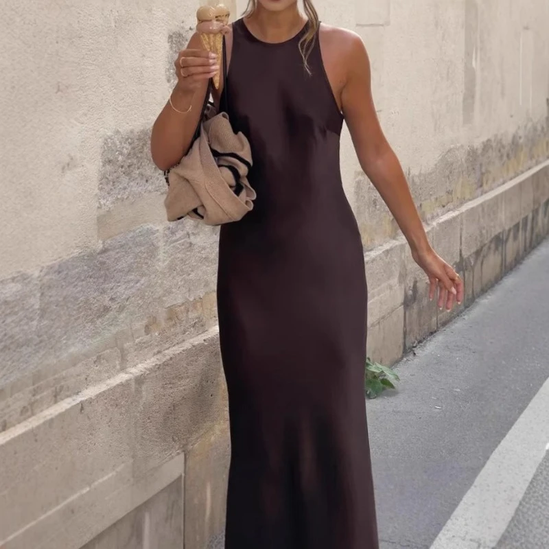 It Is A Slim and Fashionable Long New Dress with A Round Neck and An Elegant and Refined Style, Exuding The Charm of A Socialite