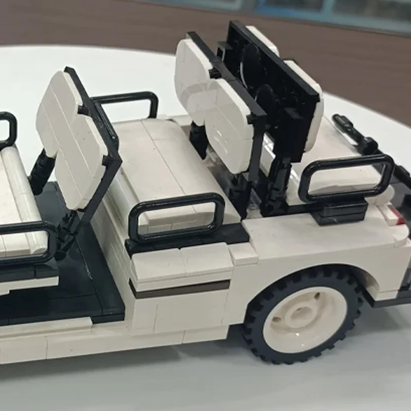 635PCS Building Block Creative รถรับส่งไฟฟ้าปริศนาบล็อกเครื่องประดับของเล่นสําหรับเด็กผู้ใหญ่เดสก์ท็อปสะสมของขวัญ