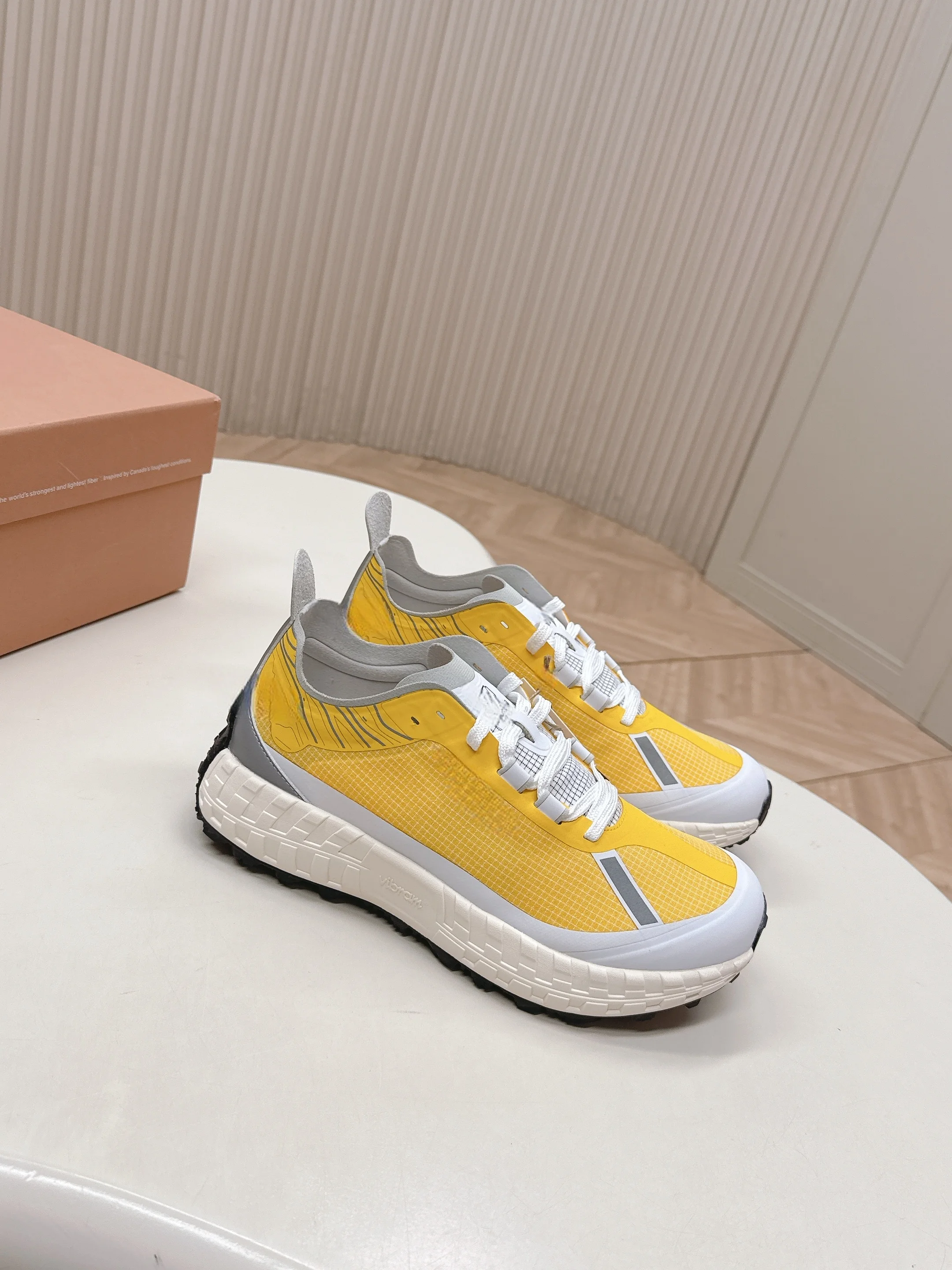 

Зима 2025, хит продаж, новые поступления, дышащая, прочная, легкая прогулочная обувь с высокой тягой, нескользящая прогулочная обувь