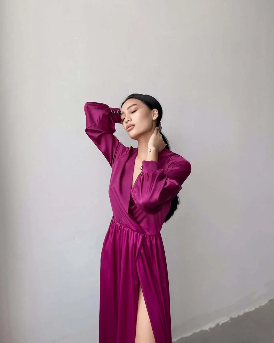 Hot Women's Autumn and Winter Simple Solid Color V-Neck Long Sleeve and Floor Dress Tie Long Elegant Dress 2024