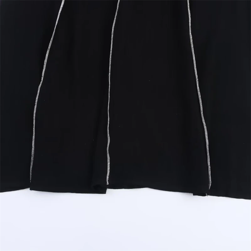 KEYANKETIAN 2025 Estate delle nuove donne Fiore ricamato Halter Dress Stile francese Cucitura Dettaglio Profondo scollo a V Abiti MIDI sottili