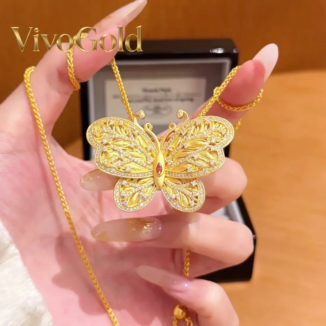 

VivoGoldHigh-end 9999 24K Real Gold Dot Diamond Filigree Big Butterfly Necklace for Women Butterfly Integrated Chain